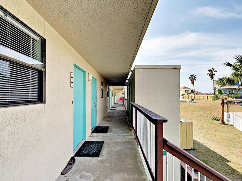 One-Bedroom Apartment image 3