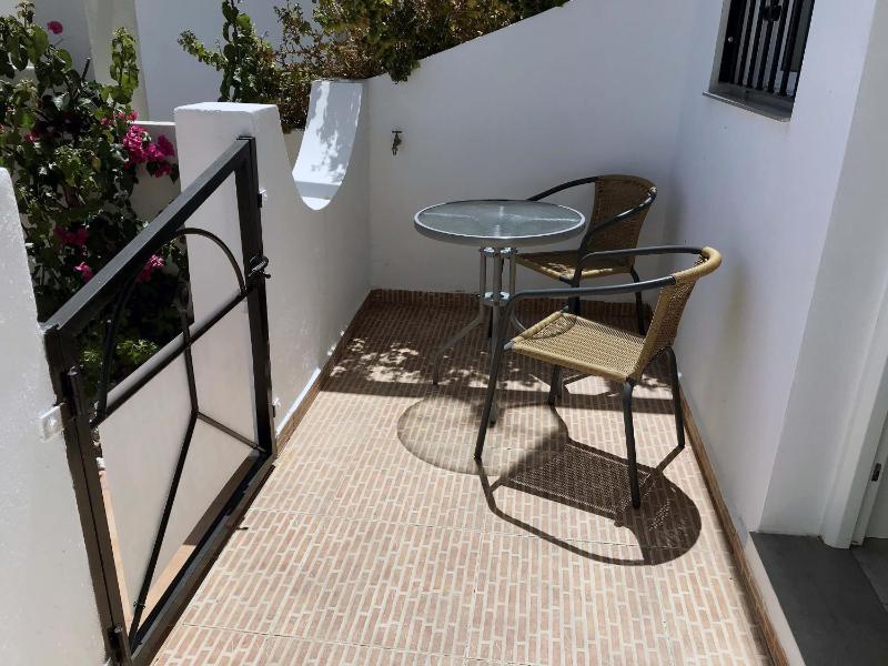 One-Bedroom Apartment image 4
