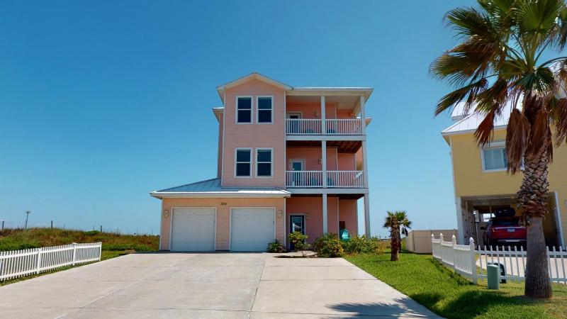 Five-Bedroom House image 3