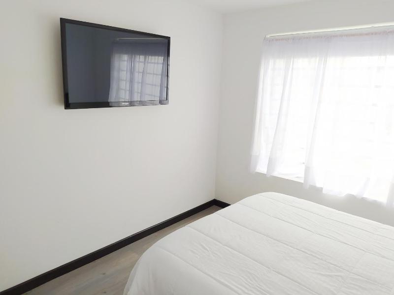 3 Apartamento completo Cedritos Minimalista - image 8