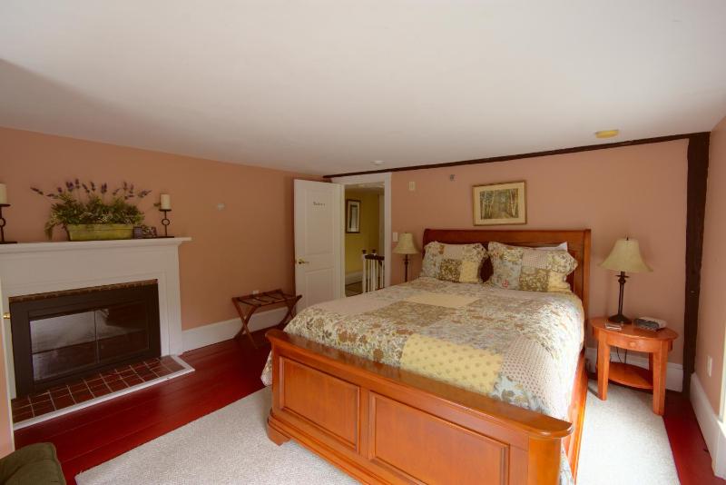 Deluxe Double Room image 1