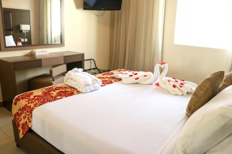 1-Bedroom Suite image 3