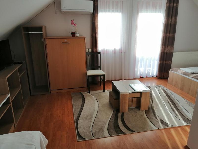 Triple Room with Balcony image 1