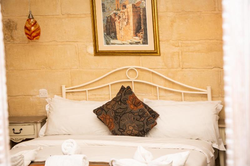 Superior Double Room image 3