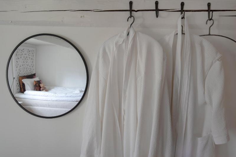 Double or Twin Room image 3