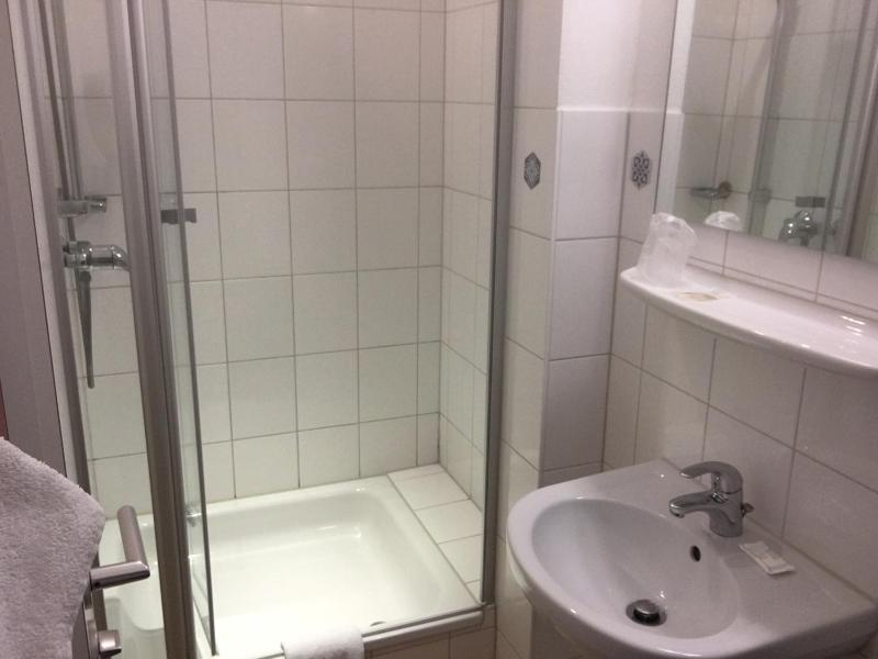 Standard Double or Twin Room image 2
