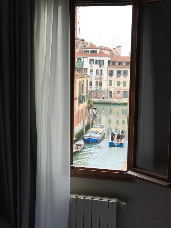 Standard Double Room with Canal View image 1