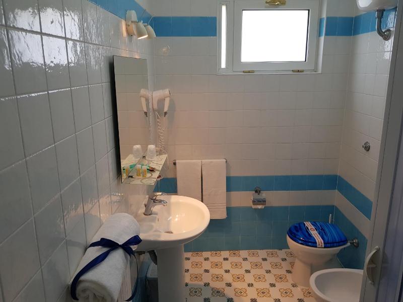 Economy Double Room (1 Adult) image 3