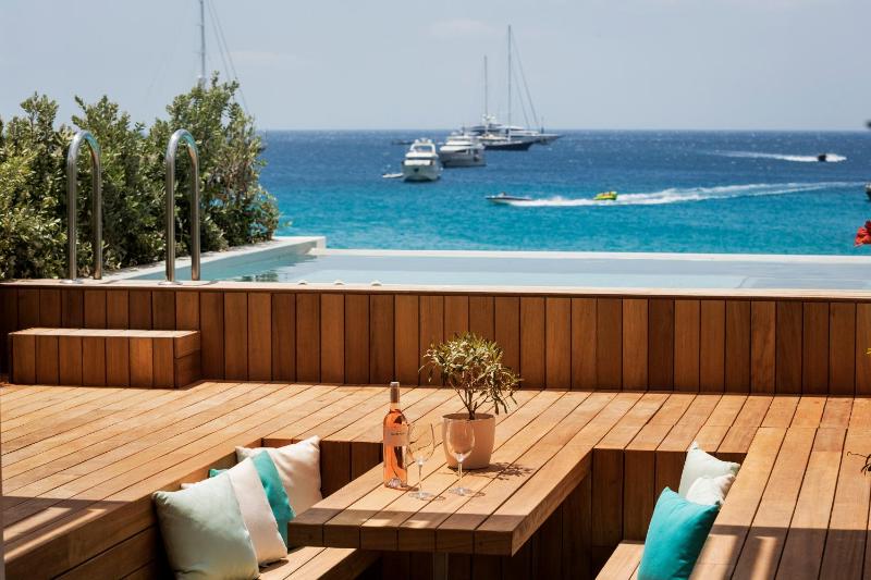 Mykonos Dove Beachfront Hotel - image 10