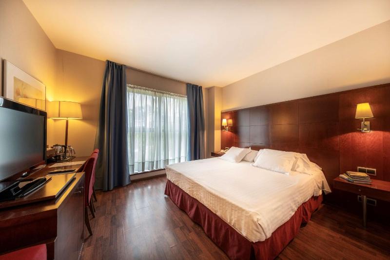 King Room image 4
