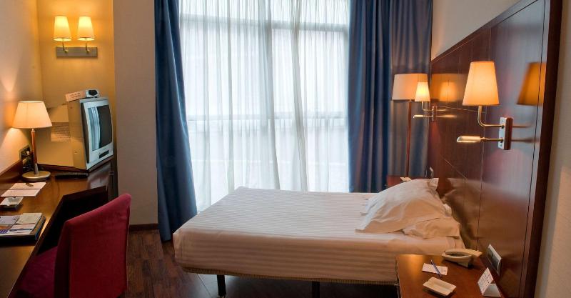 Standard Single Room image 1