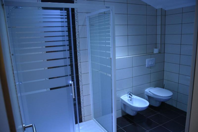 Triple Room with Balcony image 2