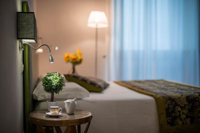 Superior Double Room image 3