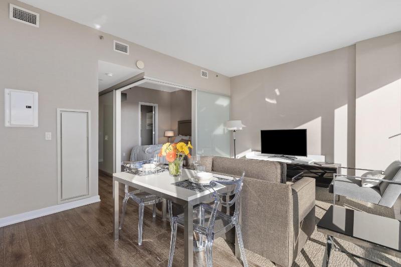 SOHO Residences Lisgar - image 6