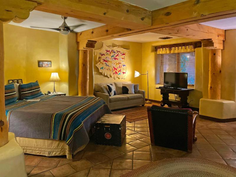 El Portal Sedona Hotel - image 12