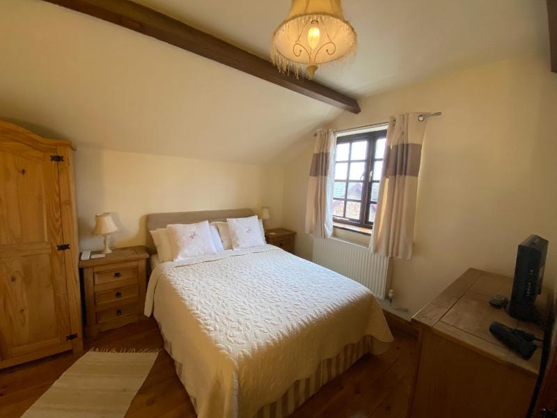 One-Bedroom Cottage image 2