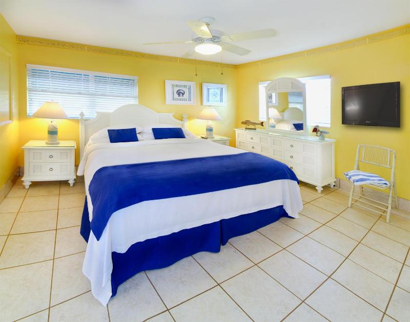 Tropic Seas Resort - image 19