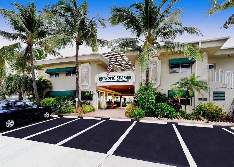 Tropic Seas Resort - image 16
