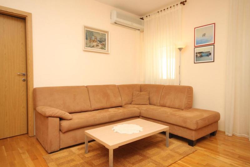 One-Bedroom Apartment image 1