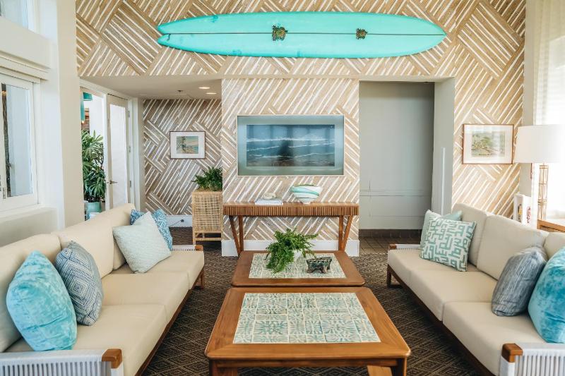 Kaimana Beach Hotel - image 14
