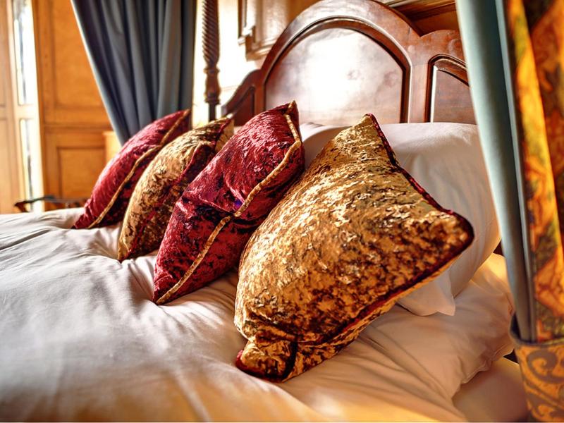 Luxury Four Poster Room with Shower image 3
