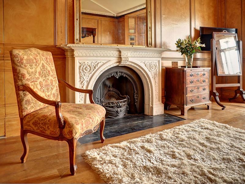 Luxury Four Poster Room with Shower image 2
