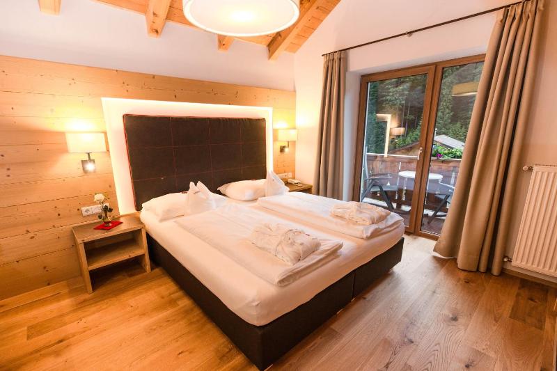 Double Room image 3
