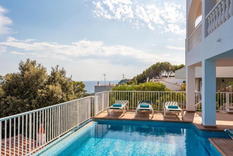 Three-Bedroom Villa image 2