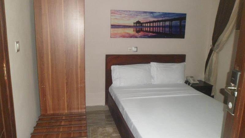 BENIN CITY CENTER HOTEL - image 12