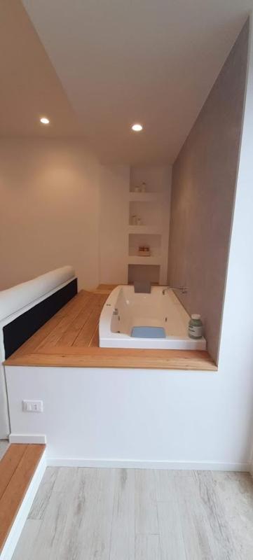 Double Room with Spa Bath image 1