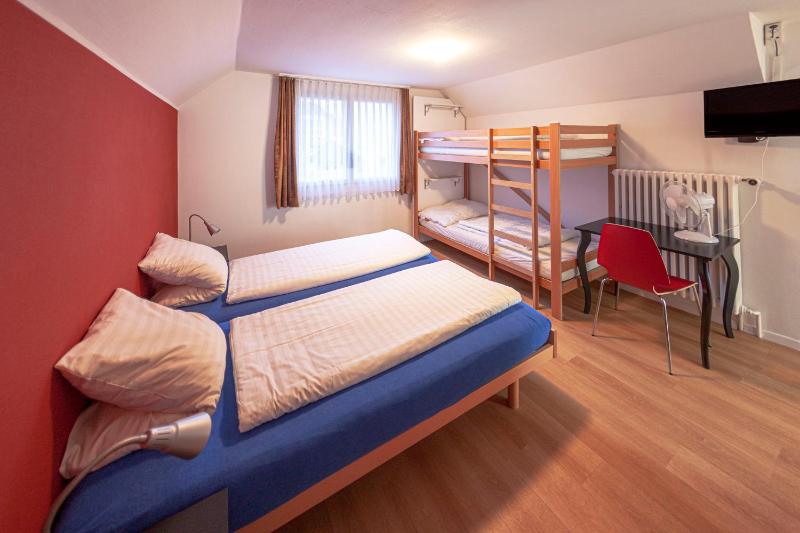 Bed in 4-Bed Dormitory Room image 1