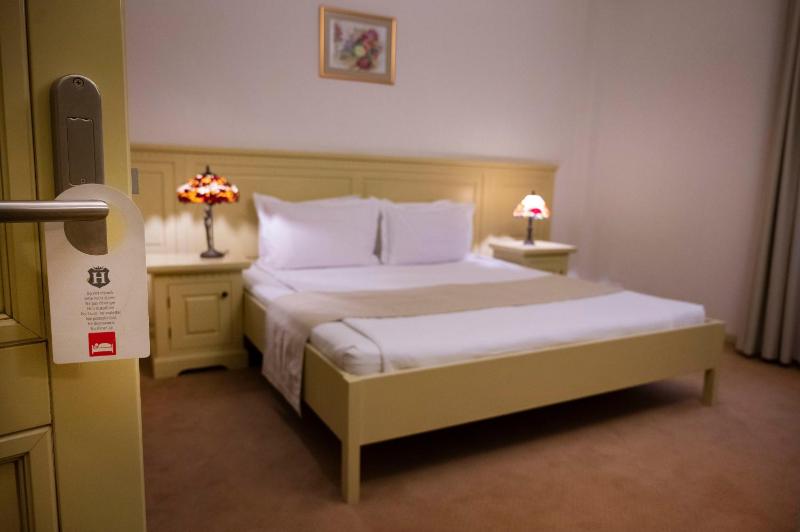 Double Room image 4