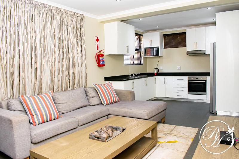 Roseland House Self Catering - image 3