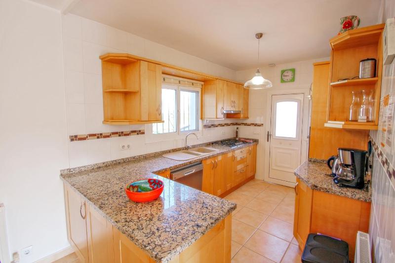 Paula-3 - holiday home with private swimming pool in Moraira - image 6