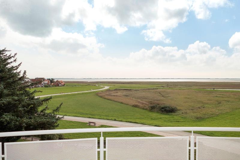 Apartment with Sea View image 3