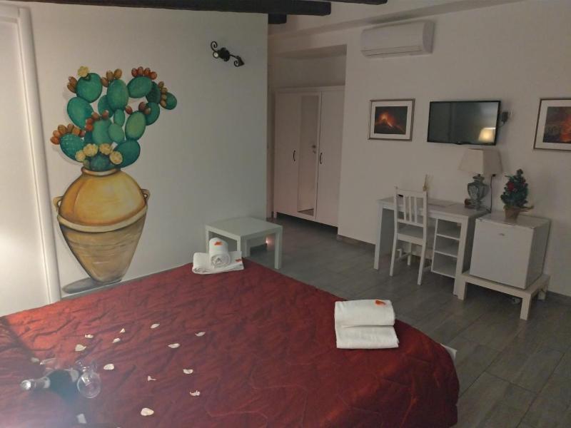 Double Room image 2