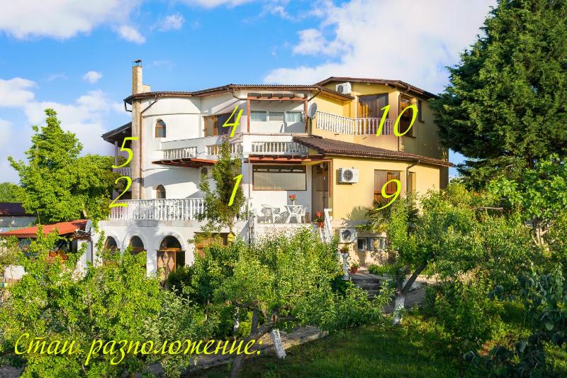 Triple Room with Mountain and Sea View image 3