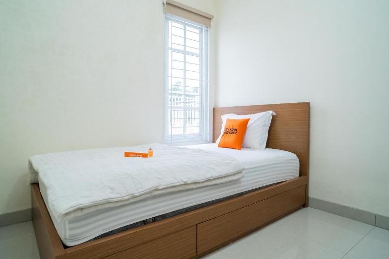 KoolKost Syariah near Jl Pajajaran Bogor - image 1