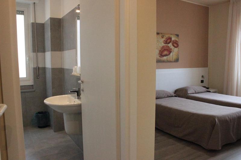 Triple Room image 3