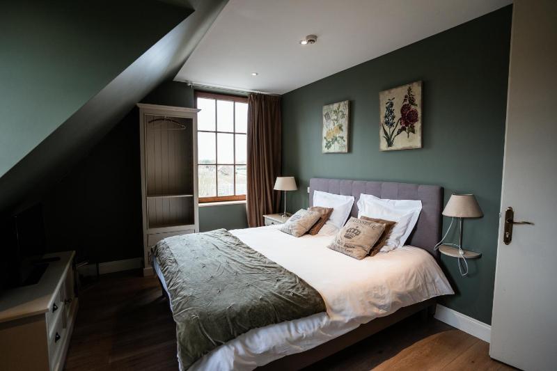 Double Room with Park View image 1