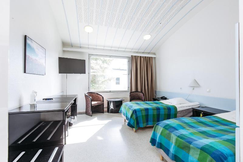 Standard Twin Room image 1