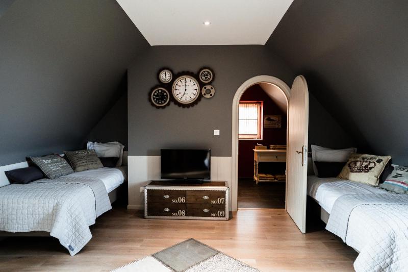 Quadruple Room with Garden View image 1