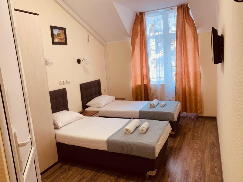 Standard Double or Twin Room image 1