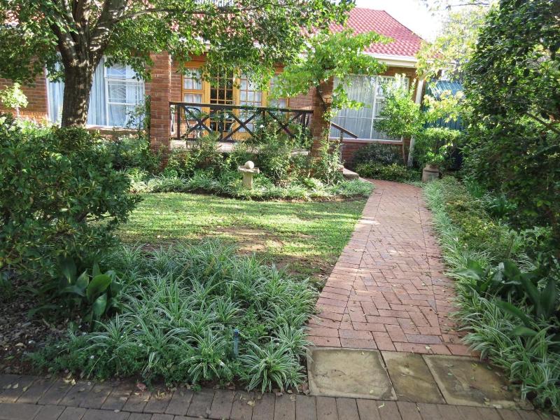 Camelia Guest House - image 3