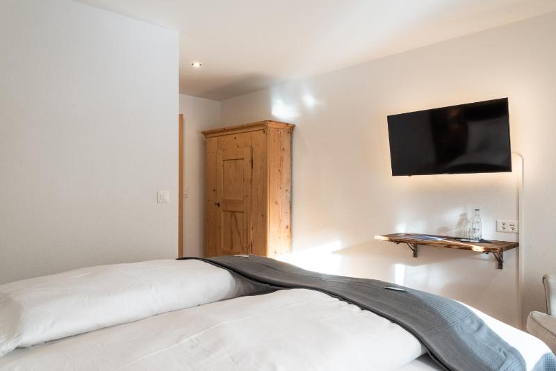 Premium Double Room image 3
