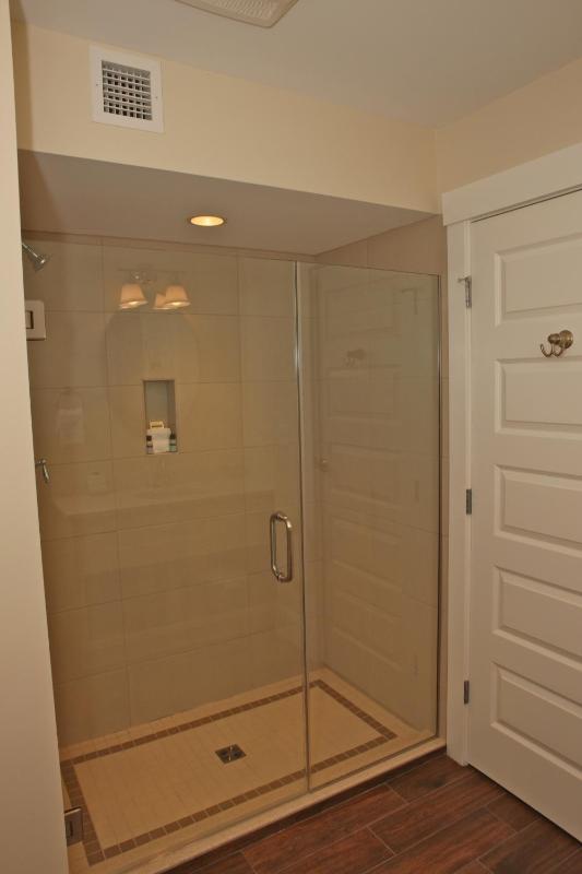 King Suite image 2