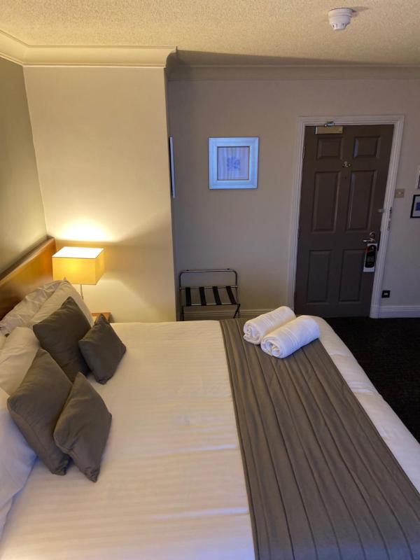 Standard Double Room image 2