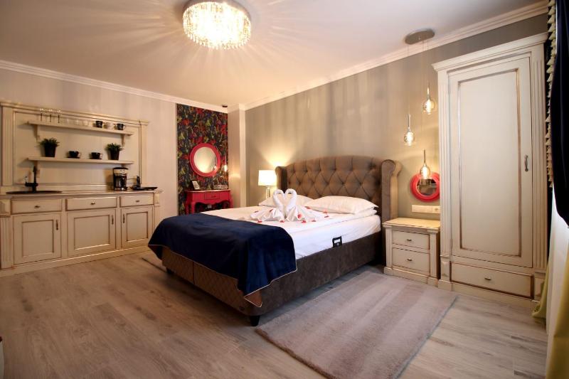 Superior King Room image 2