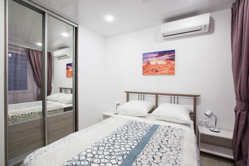 One-Bedroom Apartment image 1