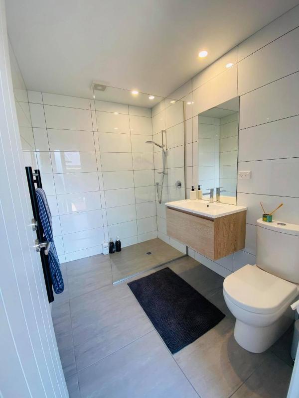 The White Room - image 6